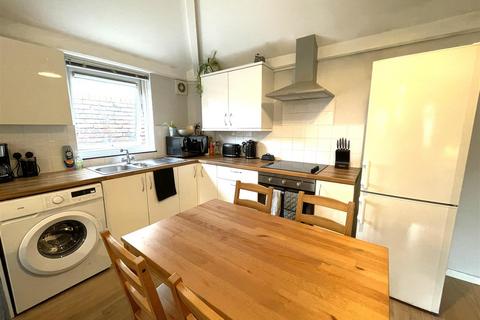 2 bedroom flat for sale, The Willows, Twyford Avenue, Portsmouth