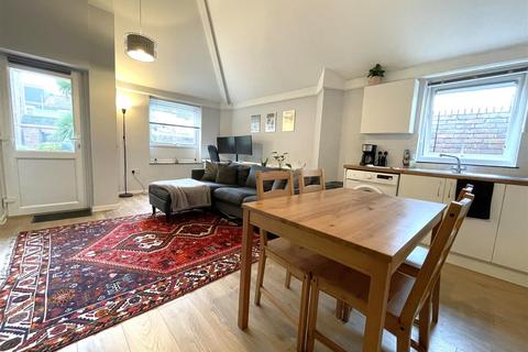 2 bedroom flat for sale, The Willows, Twyford Avenue, Portsmouth
