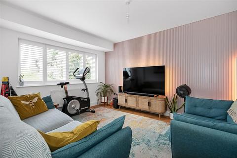 3 bedroom semi-detached house for sale, Stafford Road, Caterham CR3