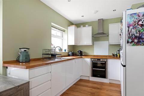 3 bedroom semi-detached house for sale, Stafford Road, Caterham CR3