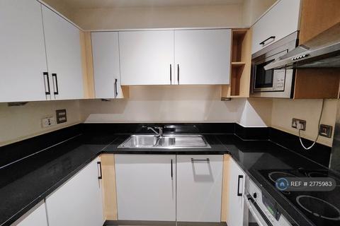 2 bedroom flat to rent, City Walk, London, SE1
