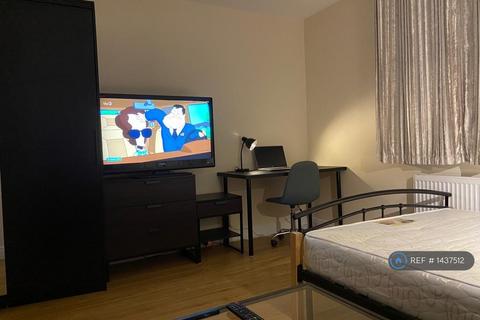 1 bedroom in a house share to rent, Canary Wharf, London, E14