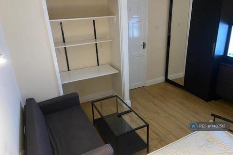 1 bedroom in a house share to rent, Canary Wharf, London, E14