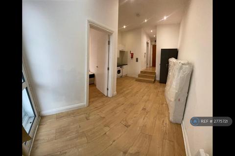 1 bedroom flat to rent, High Street, New Malden, KT3