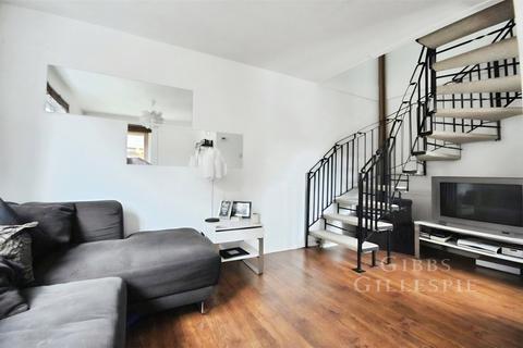 undefined, Hindhead Close, Hillingdon, UB8