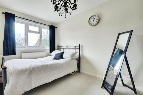undefined, Hindhead Close, Hillingdon, UB8