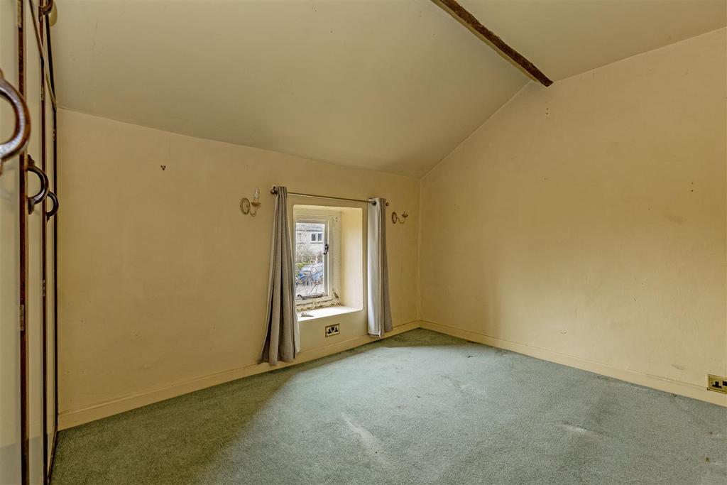 Bedroom 1-1.jpg