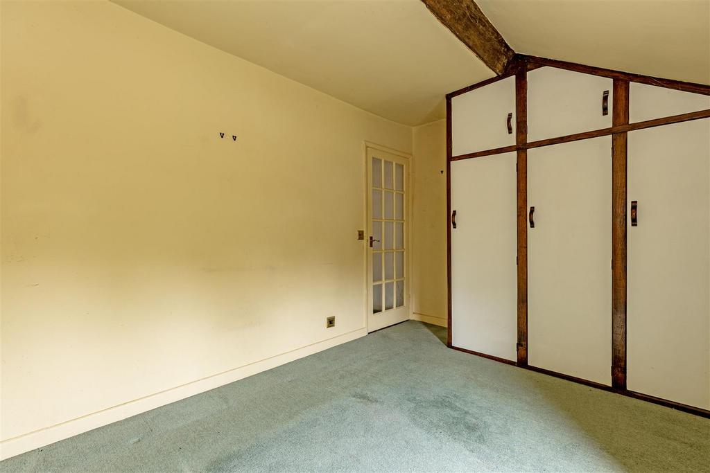 Bedroom 1-2.jpg