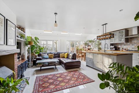 4 bedroom semi-detached house for sale, Watford Road, Croxley Green, Rickmansworth, WD3