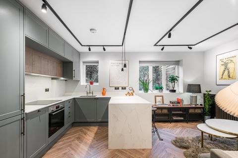 1 bedroom flat for sale, Grafton Square, London SW4