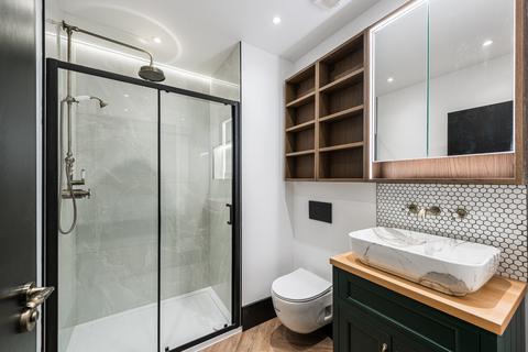 1 bedroom flat for sale, Grafton Square, London SW4