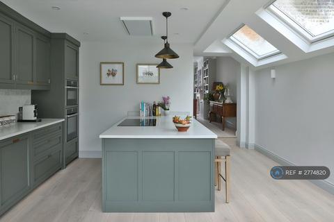 4 bedroom terraced house to rent, Foskett Road, London, SW6