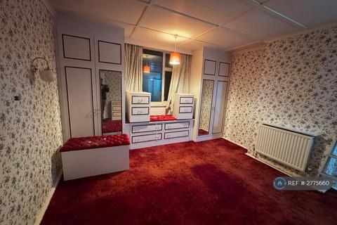 undefined, Park Avenue West, Epsom, KT17