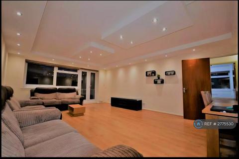 3 bedroom flat to rent, Talisman Way, Wembley, HA9