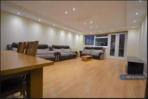 3 bedroom flat to rent, Talisman Way, Wembley, HA9