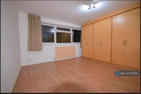 3 bedroom flat to rent, Talisman Way, Wembley, HA9