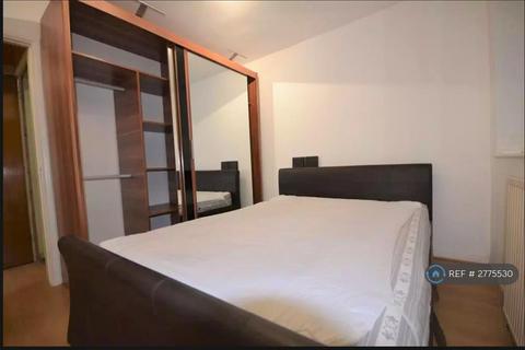 3 bedroom flat to rent, Talisman Way, Wembley, HA9