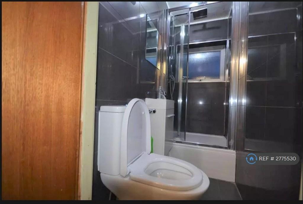 2nd Bathroom