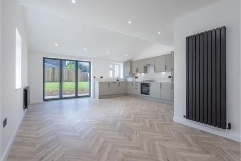 3 bedroom detached house for sale, Woodhurst Road, Abbey Wood, SE2