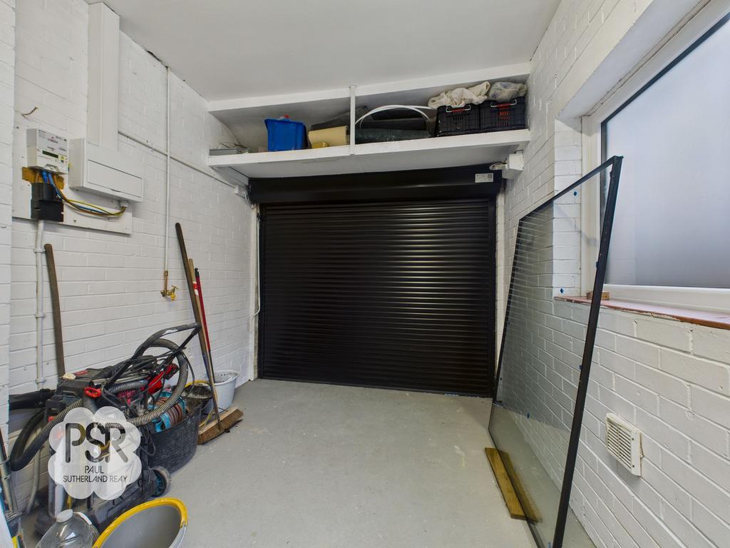 Integrated Garage / Utility Room