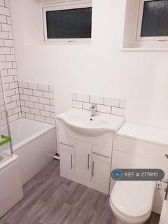 3 bedroom flat to rent, Marlborough Grange, Leeds, LS1