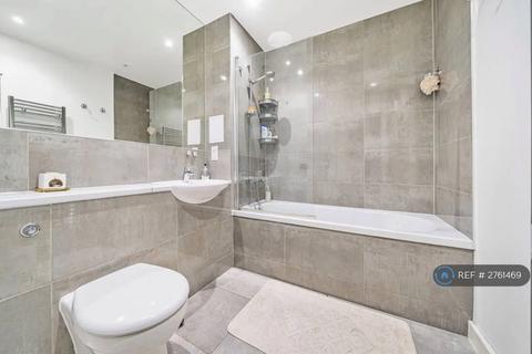 2 bedroom flat to rent, Walworth Road, London, SE17