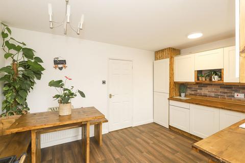 3 bedroom semi-detached house for sale, Fernwood Close, Chesterfield S41