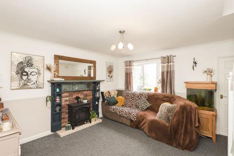 3 bedroom semi-detached house for sale, Fernwood Close, Chesterfield S41