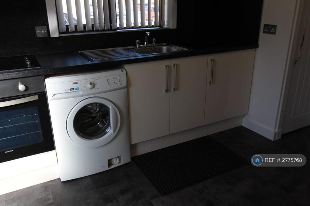 Kitchen 1
