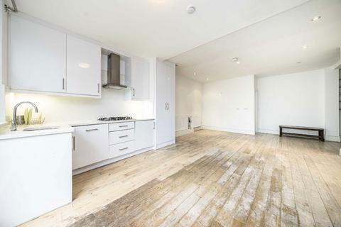 3 bedroom flat to rent, Thurlow Park Road, London SE21