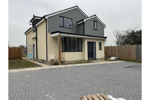 4 bedroom detached house for sale, Warden Road, Sheerness, ME12