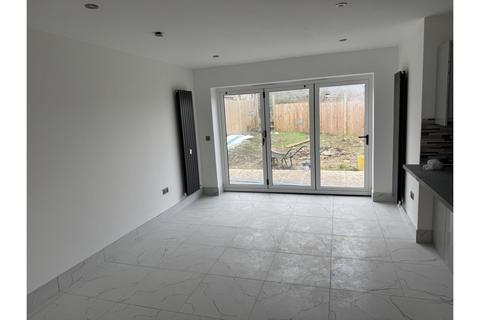 4 bedroom detached house for sale, Warden Road, Sheerness, ME12