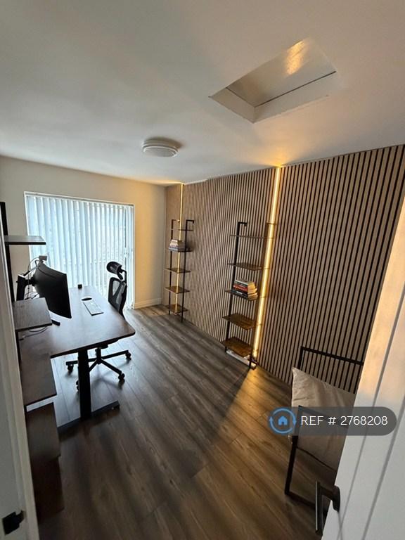 Bedroom 4/ Office