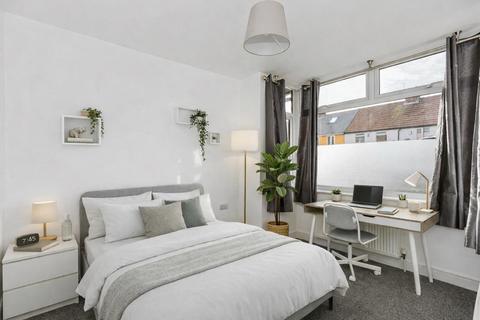 undefined, Eighth Avenue, Bristol BS7