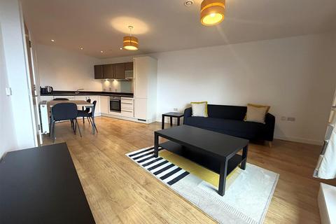 2 bedroom flat to rent, Candle House, Granary Wharf
