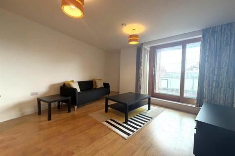 2 bedroom flat to rent, Candle House, Granary Wharf