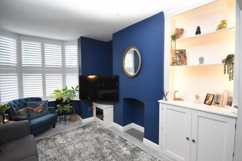 4 bedroom semi-detached house for sale, Liverpool Road, Widnes, WA8 7JB