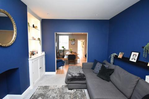 4 bedroom semi-detached house for sale, Liverpool Road, Widnes, WA8 7JB