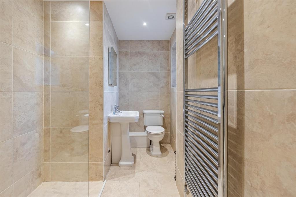 A22 - 113 Victoria Road, Dartmouth Elm Grove - 251