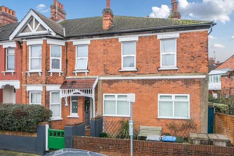 2 bedroom flat for sale, Temple Road, London NW2