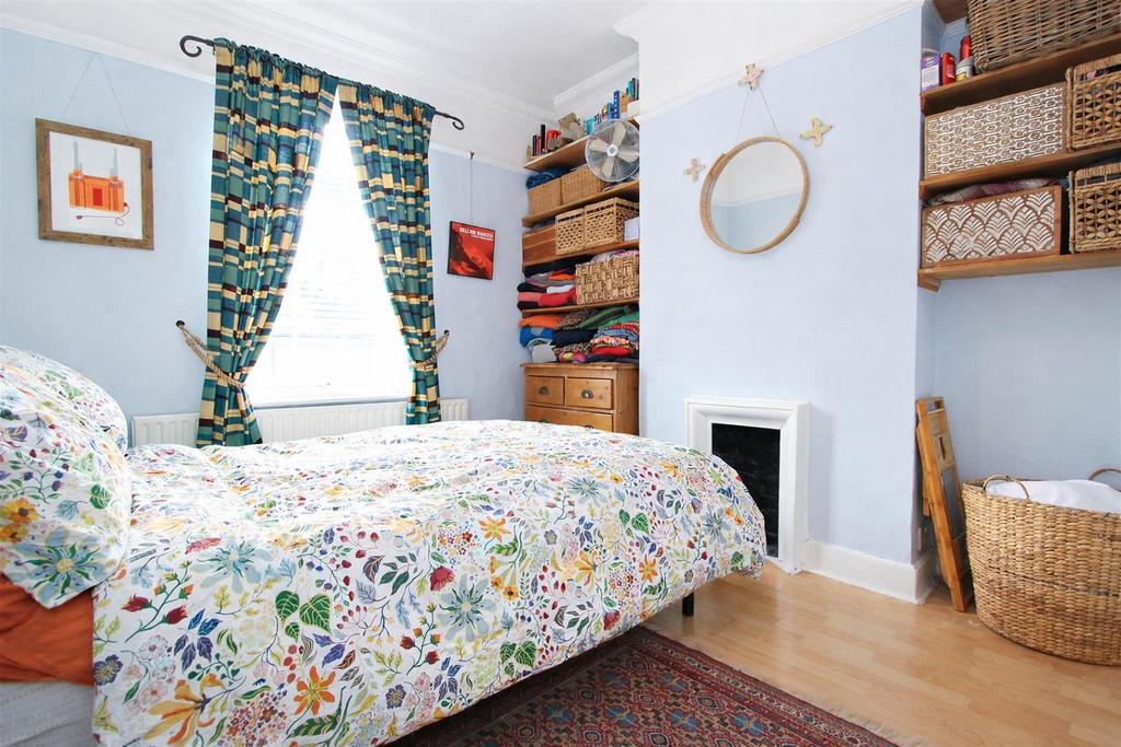 Bed 1.jpg