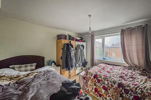 2 bedroom apartment for sale, Monks Road, Windsor