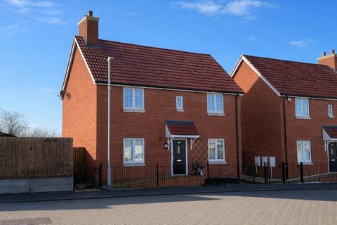 3 bedroom detached house for sale, Arlesey Road, Henlow, SG16