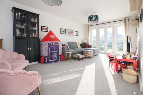 3 bedroom detached house for sale, Arlesey Road, Henlow, SG16