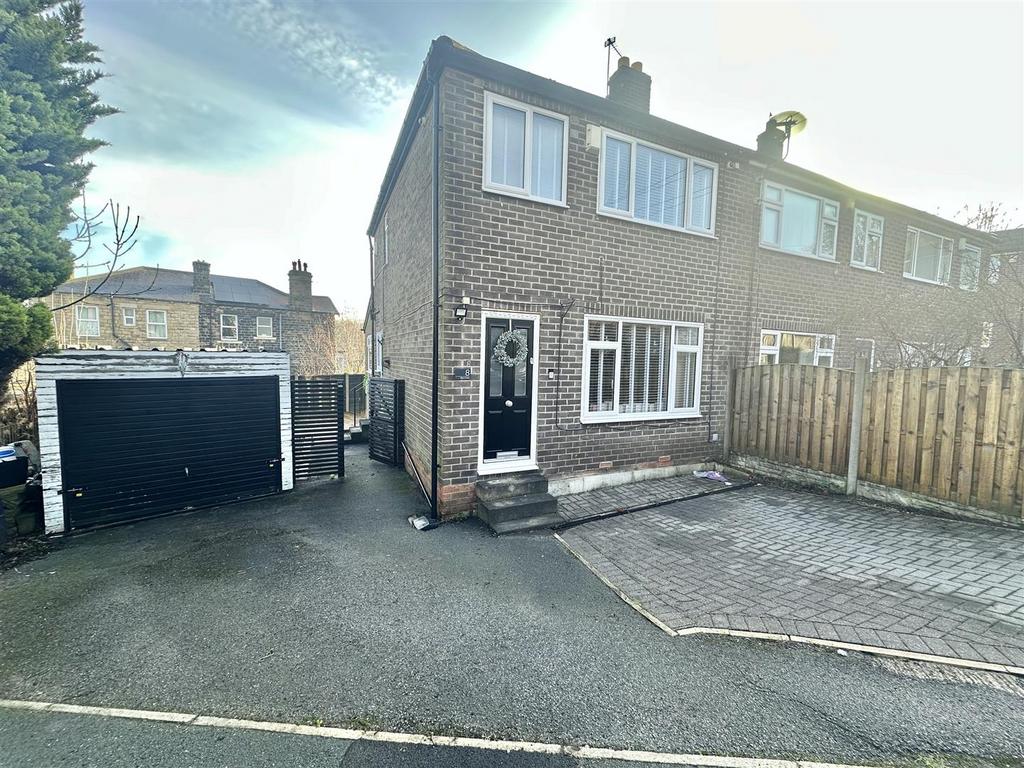 Bramleys Estate Agents - Ebury Close- Batley (1).j
