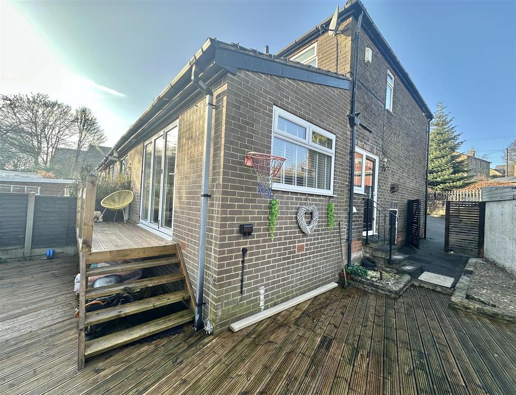Bramleys Estate Agents - Ebury Close- Batley (5).j