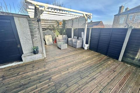 3 bedroom townhouse for sale, Ebury Close, Batley