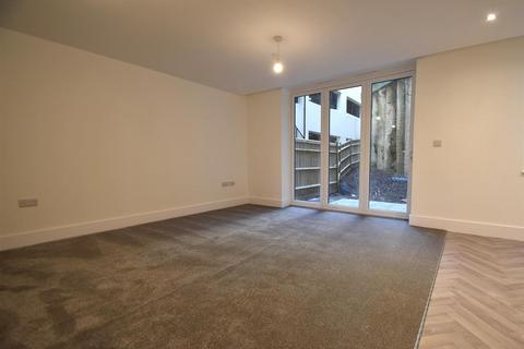 2 bedroom apartment to rent, Archery Gardens, St Leonards On Sea