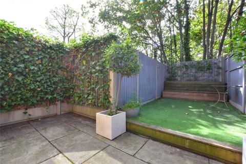 3 bedroom end of terrace house for sale, Holly Bush Row, Dermody Road, Hither Green, London, SE13