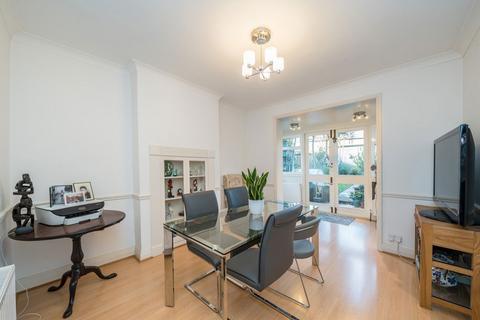 undefined, London Road, Isleworth TW7